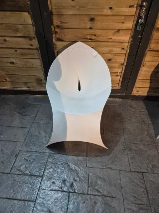 Sillas de plástico blancas