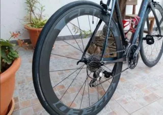 Bicicleta Carretera Cannondale Synapse Carbono