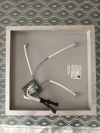 Plafón 4 focos espejo plata.  Nuevo cuesta 80€.