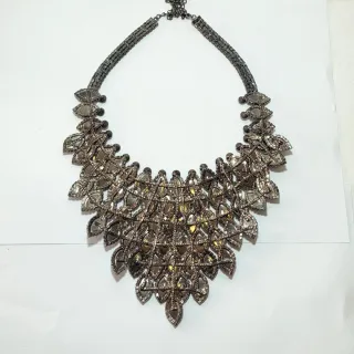 Collana bigiotteria a ventaglio elementi a goccia