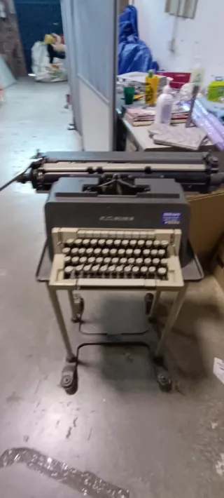 Olivetti Linea 98 Máquina de Escribir Profesional