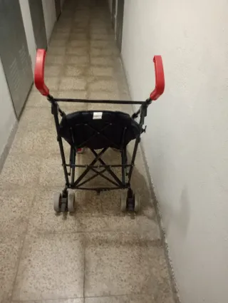 Silla de paseo infantil con estampado