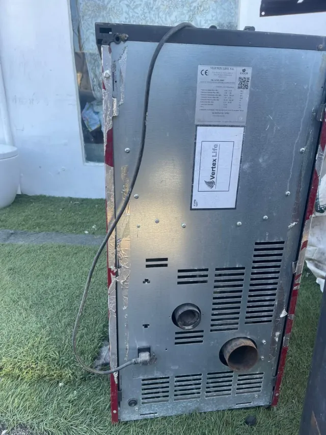 Estufa de pellets (necesita mantenimiento)