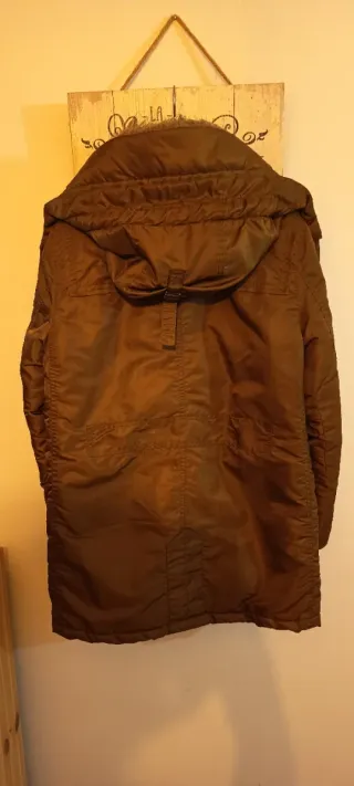 Parka hombre marrón con capucha