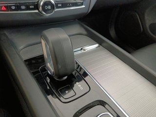 Volvo XC60 B4 R Design 2WD