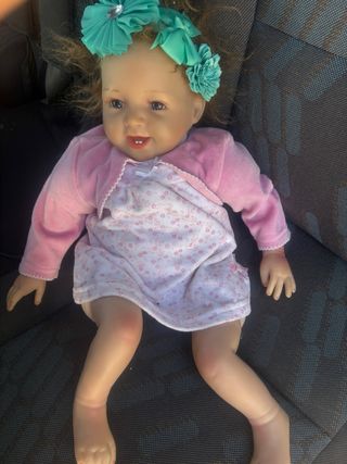 Muñeca bebé realista robot