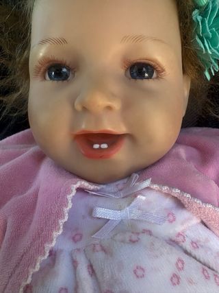 Muñeca bebé realista robot