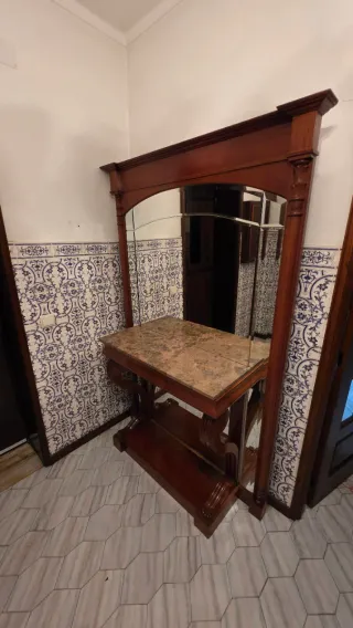 Móvel de Hall em Madeira com Espelho e Mármore