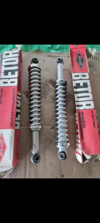 Amortiguadores Betor ciclomotor clásico.