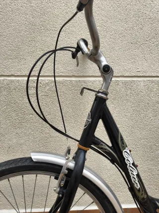 Bicicleta urbana negra