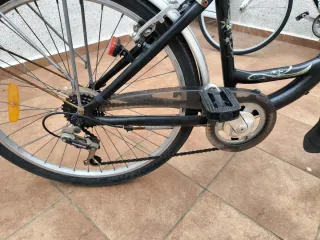 Bicicleta urbana negra