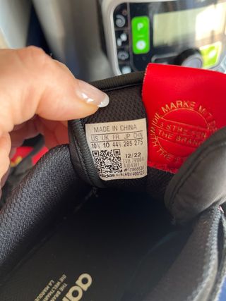 Zapatillas Adidas Negras y Rojas