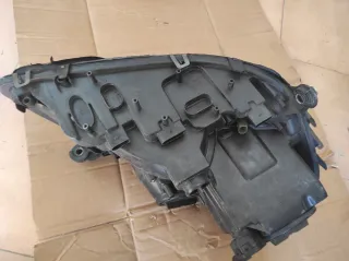 Faro delantero izquierdo Mercedes