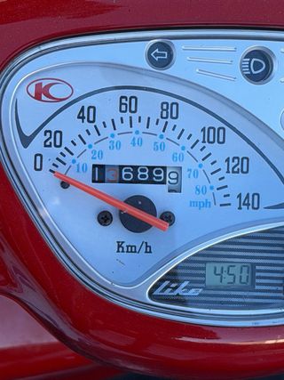 Moto Kymco 125 Roja Scooter Automática