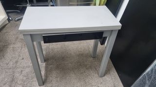 Mesa de cocina extensible gris con cajon