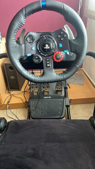 Volante Logitech y Silla F1 usado muy poco .