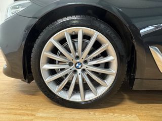 BMW Serie 5 LUXURY  2019