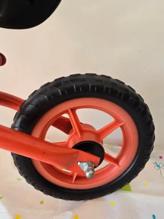 Bicicleta de equilibrio infantil naranja