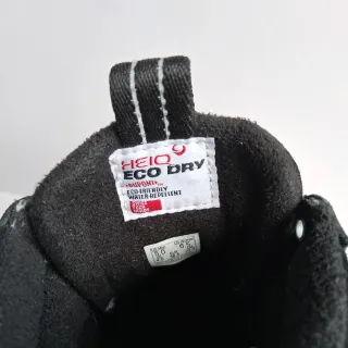 Zapatillas altas "Vans".