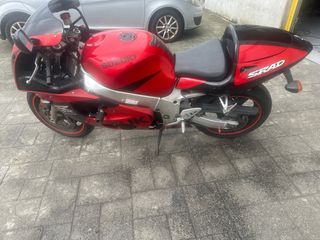 Suzuki GSXR 600 SRAD Roja y Negra