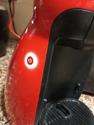 Cafetera Dolce Gusto Roja