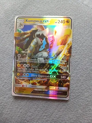 Carta Pokémon Kommo-o GX Brillo 100/145