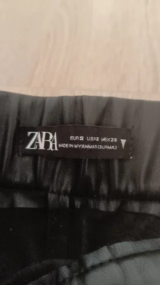 Falda de cuero Zara