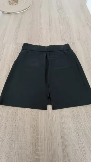 Falda de cuero Zara