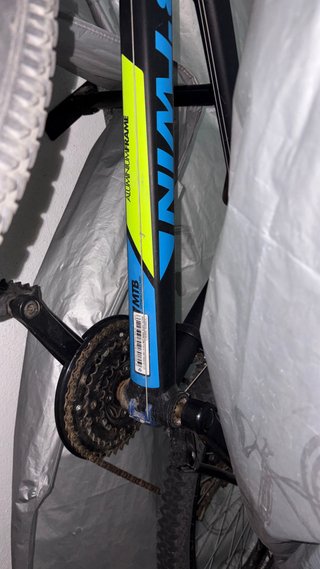 Bicicleta de montaña B'TWIN negra