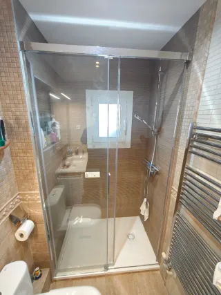 Carpintería aluminio, persianas y cristales