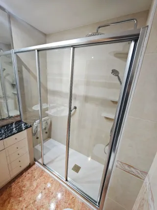 Carpintería aluminio, persianas y cristales