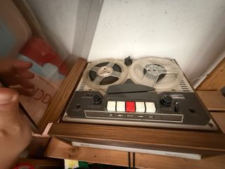 Giradischi vintage marrone e nero