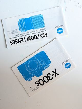 Minolta X-300s con objetivo 28-70mm Macro