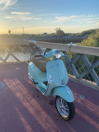 Vespa Primavera 50 4T Verde