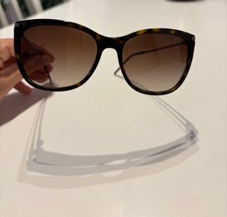 Gafas de sol marrones