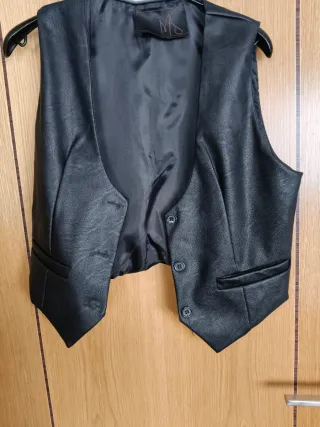 Chaleco cuero negro