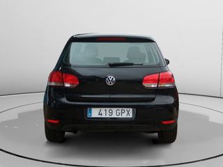 Volkswagen Golf Advance