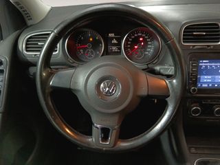 Volkswagen Golf Advance