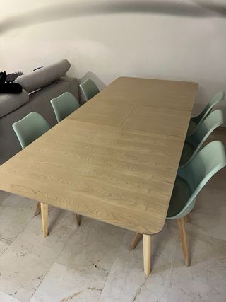 Tavolo allungabile e 6 sedie nordiche in legno