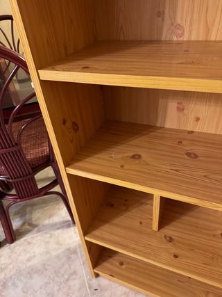 Estantería de madera recoger en la manga