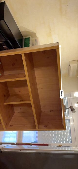 Estantería de madera recoger en la manga