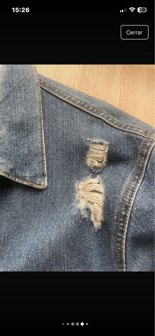 Cazadora vaquera desgastada