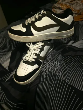 Zapatillas deportivas verde oliva y blanco