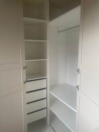Armario esquinero IKEA beige madera