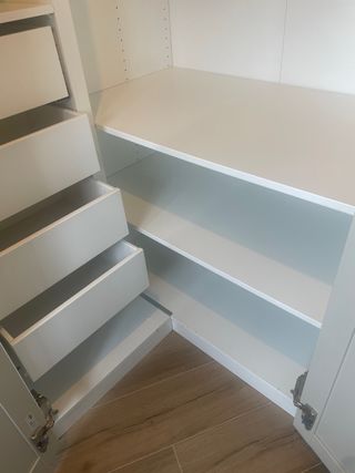 Armario esquinero IKEA beige madera