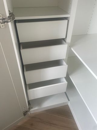 Armario esquinero IKEA beige madera