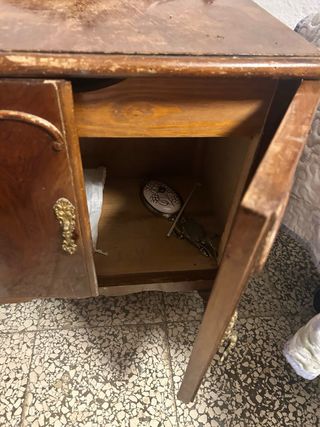 Mesitas antiguas de madera para restaurar