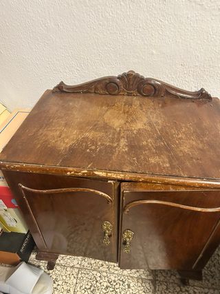 Mesitas antiguas de madera para restaurar