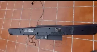 Barra de Sonido LG Negra con Subwoofer y Mando