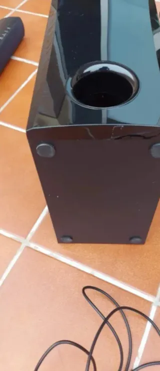 Barra de Sonido LG Negra con Subwoofer y Mando